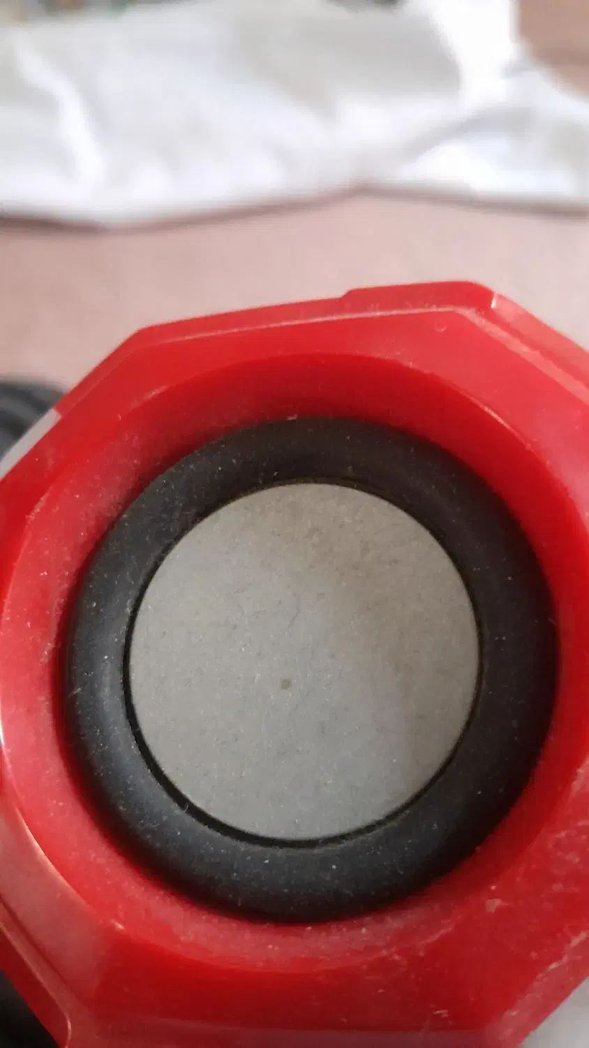 اسپیکر قرمز رنگ|پخش‌کننده همراه|قم, بکایی|دیوار