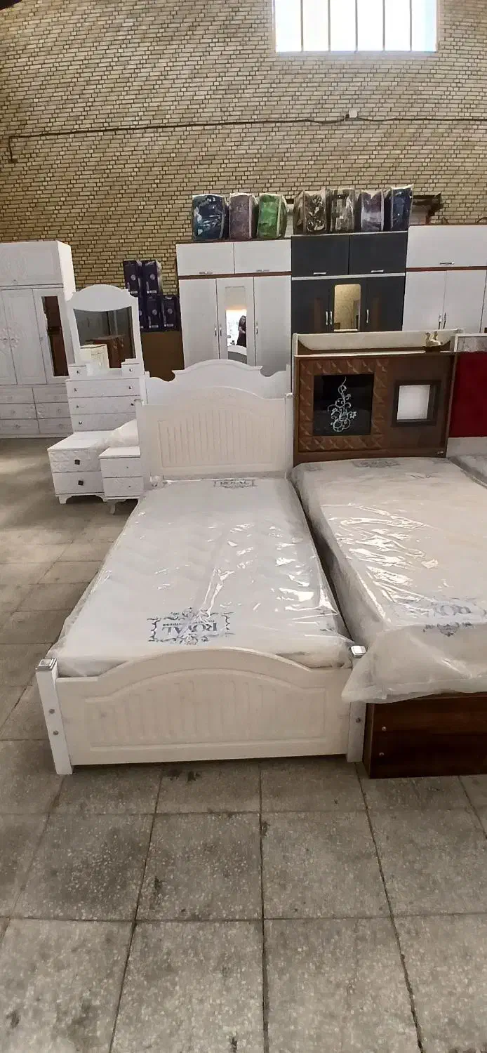 تخت خواب تک نفره|تخت و سرویس خواب|کاشان, شهرک صنعتی کویر|دیوار