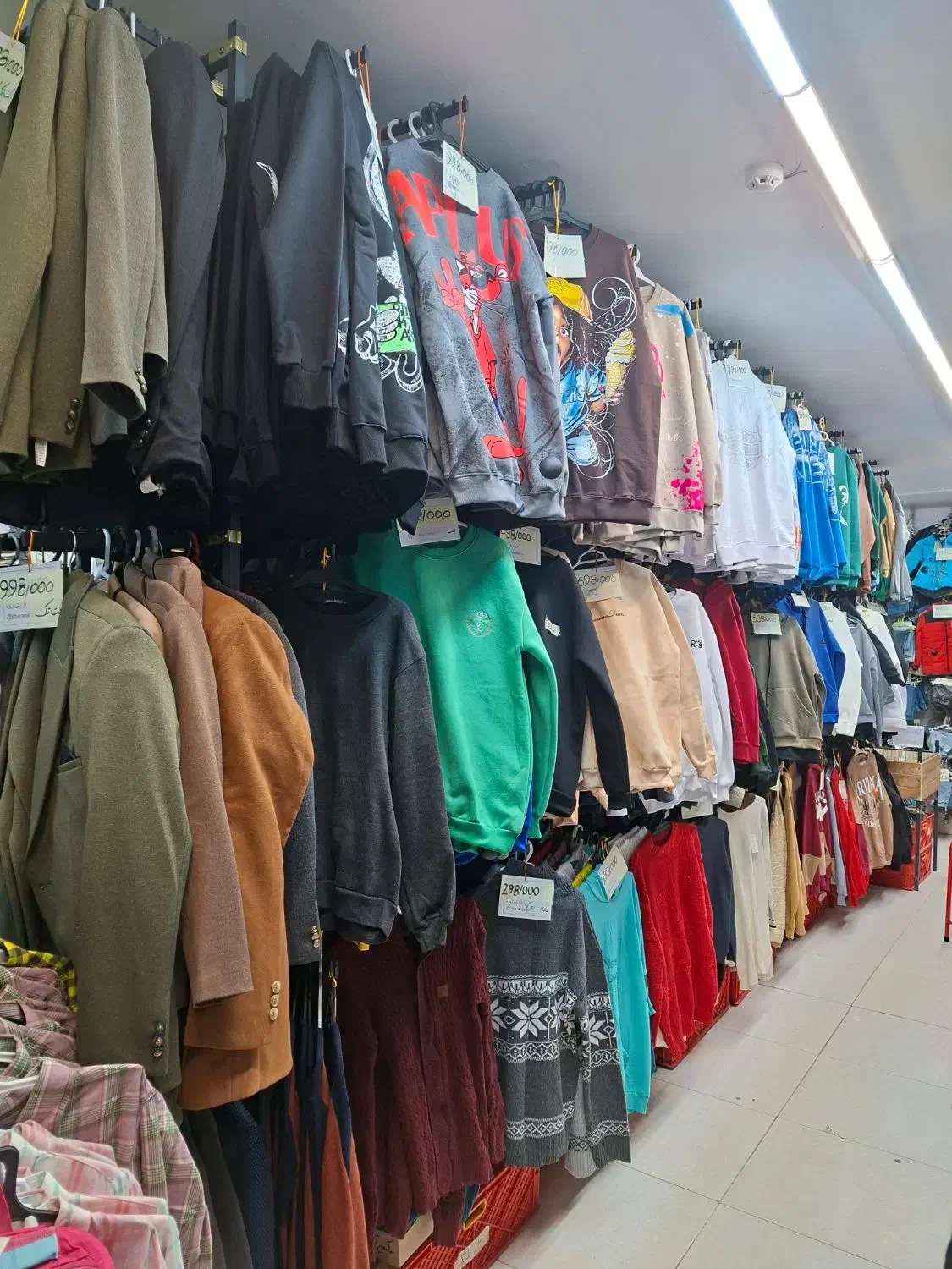 فروشنده پوشاک ردانی پور|استخدام بازاریابی و فروش|شاهین‌شهر, نبوت|دیوار