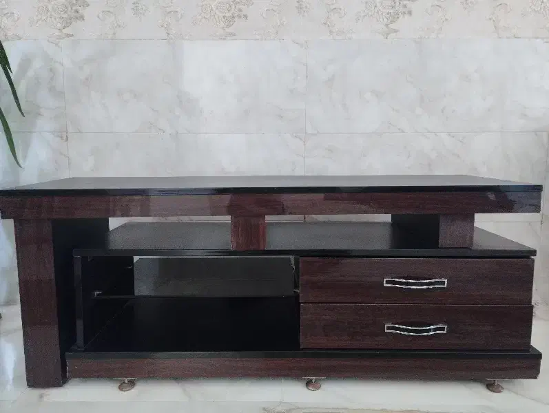 میزTV|میز تلویزیون|شیراز, لشکری‎|دیوار