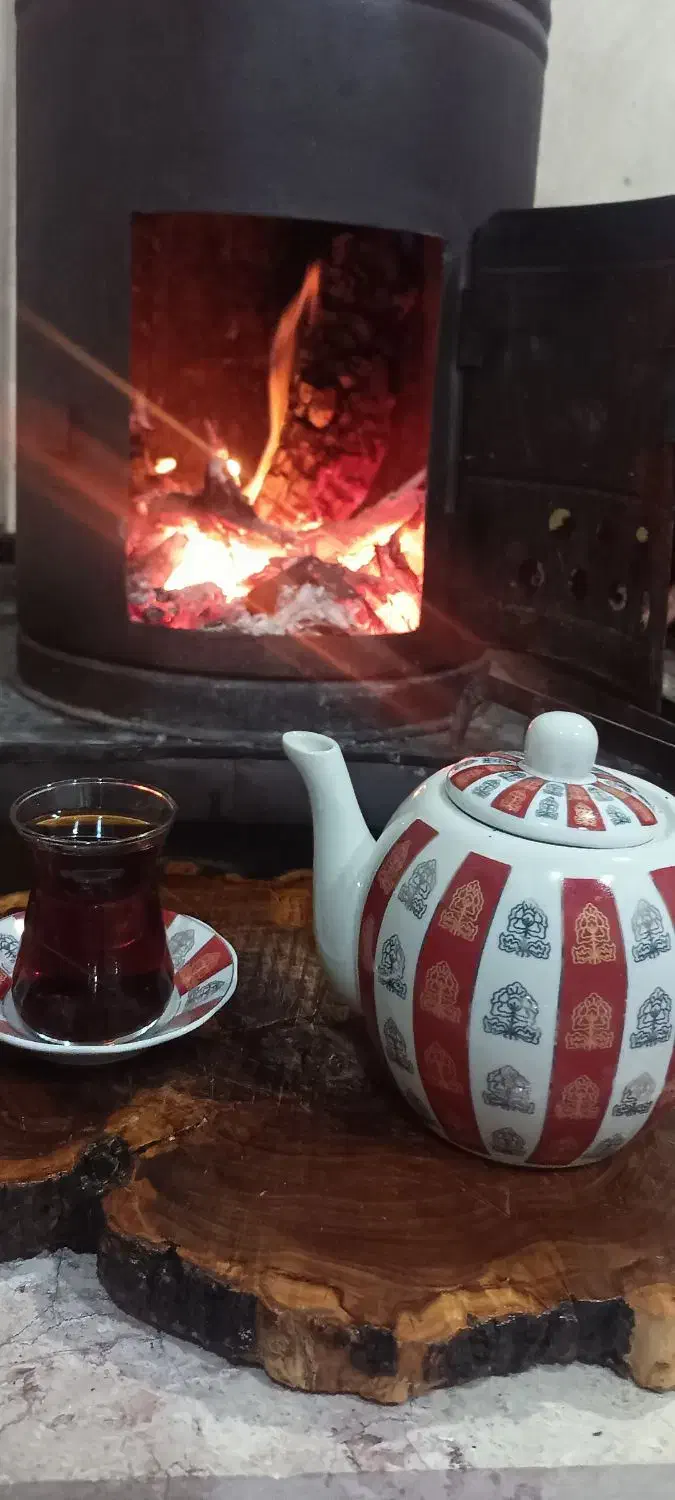 فلش پیدا شده|اشیا|مریوان, |دیوار