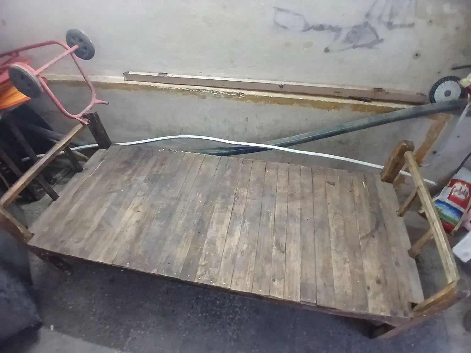 تخت چوبی|تخت و صندلی بچه|دورود, |دیوار