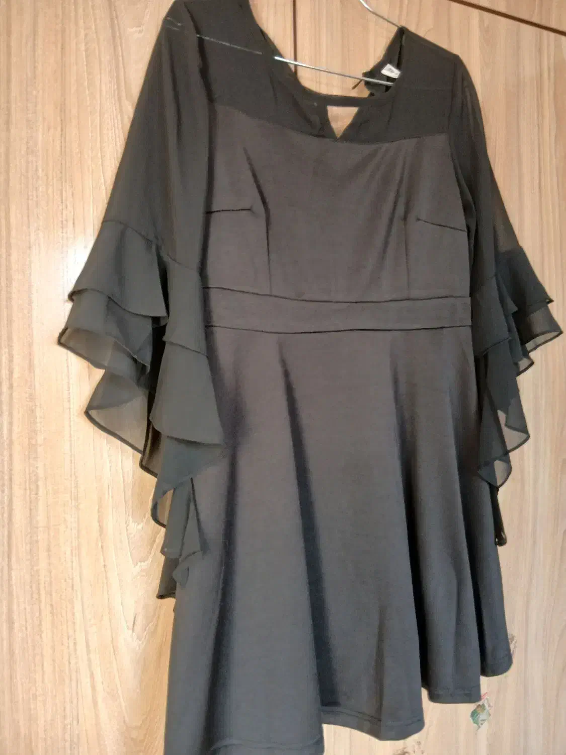 لباس دخترانه|کفش و لباس بچه|رشت, پاره بیجار|دیوار