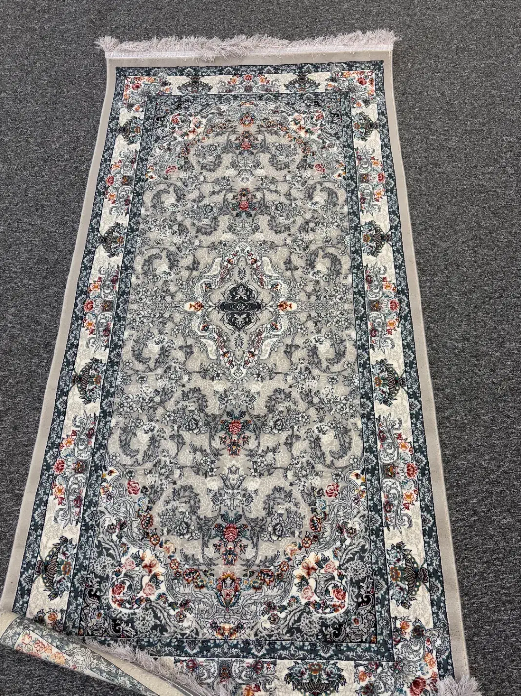 فرش های کناره ۷۰۰ شانه با تخفیف ۴۰ درصدی|فرش|شاهرود, |دیوار