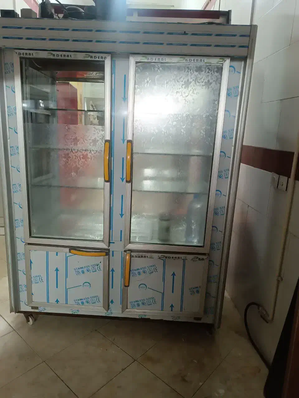 فروش تعدادی وسایل ساندویچ ای به صورت تکی یا کامل|کافیشاپ و رستوران|یزد, |دیوار