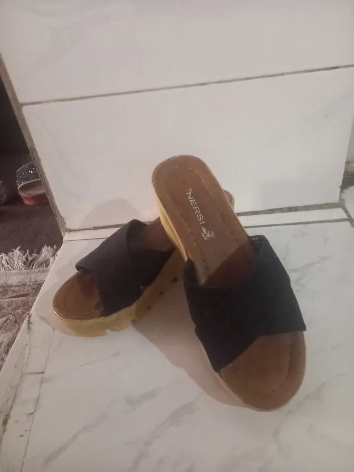 دمپاییروفرشیزنانه|کیف، کفش، کمربند|خوی, |دیوار