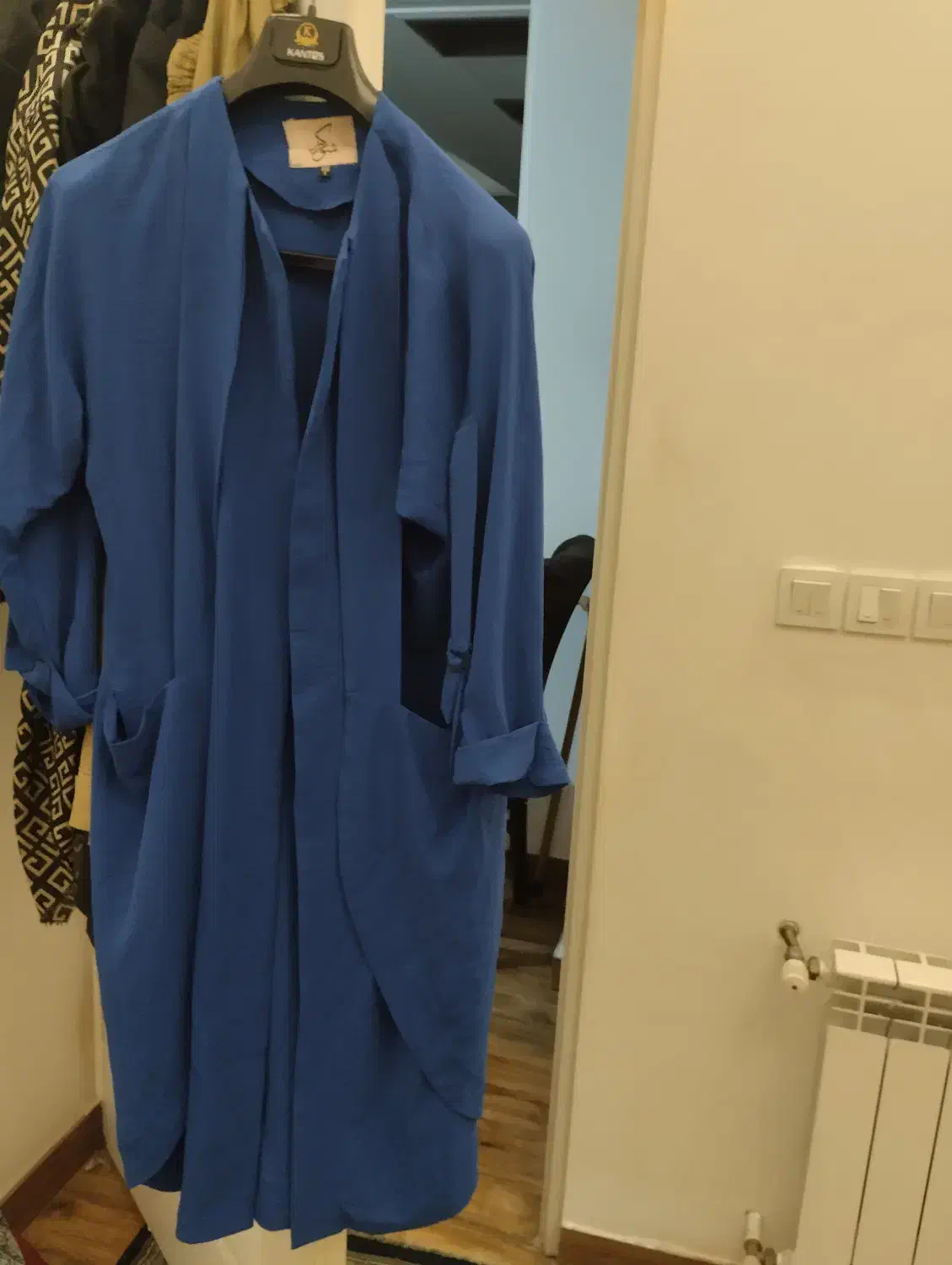 مانتوبلند|لباس|ساری, |دیوار