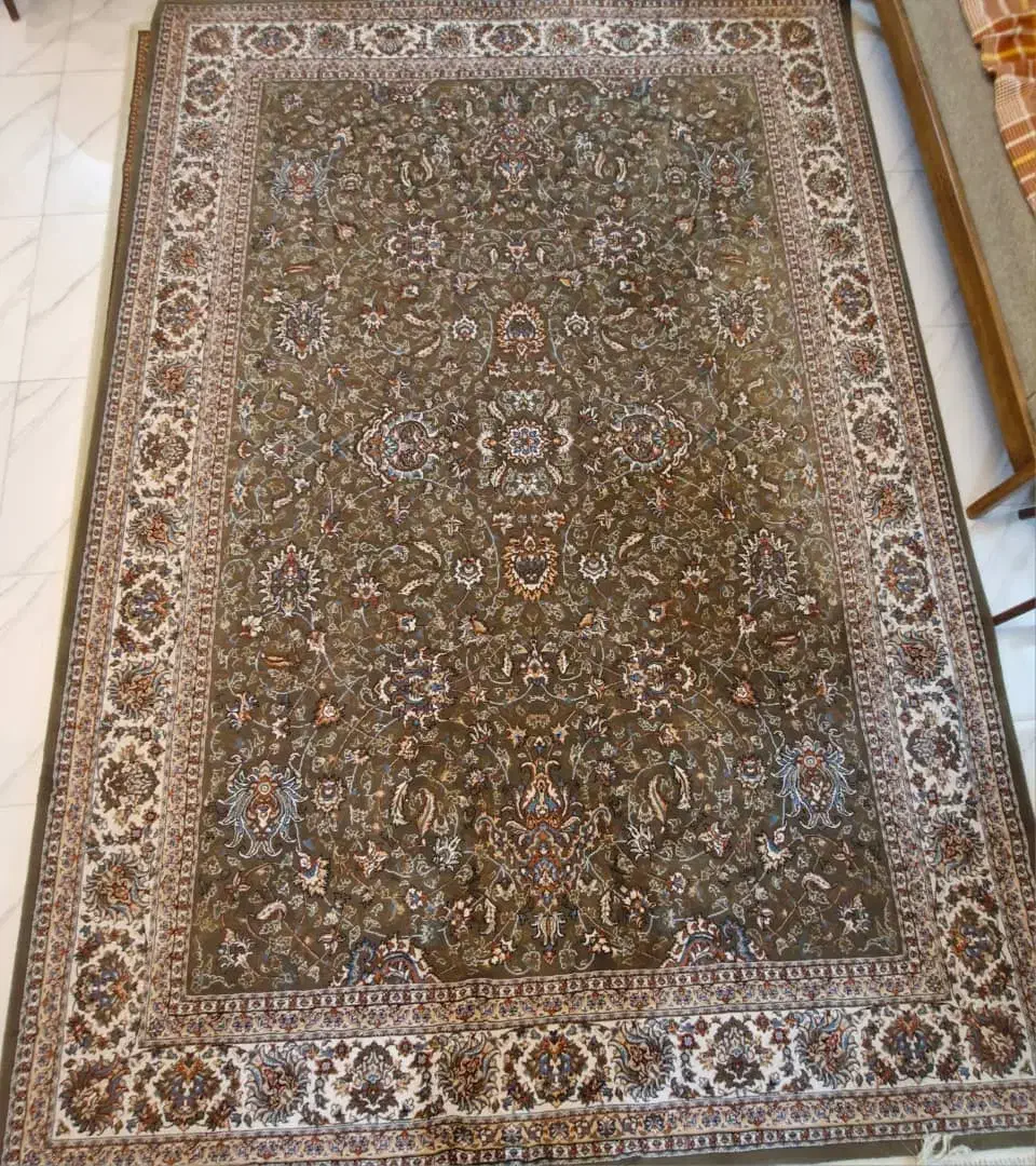 فرش۹متری۷۰۰شانه نگین|فرش|بروجرد, |دیوار