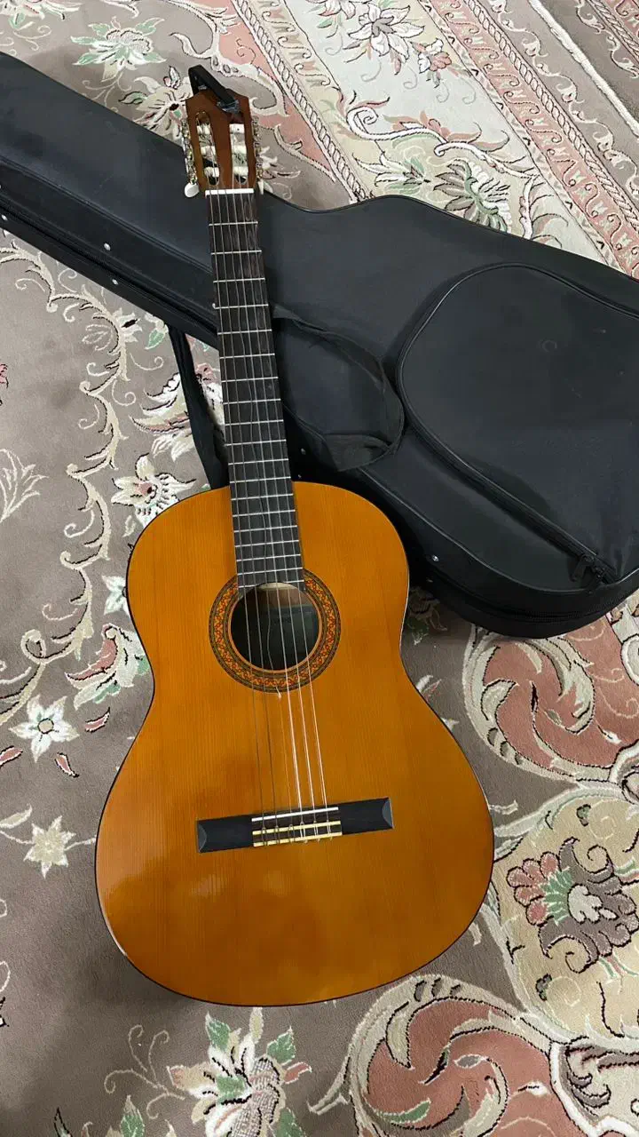 گیتار YAMAHA|گیتار، بیس، امپلیفایر|دلیجان, |دیوار