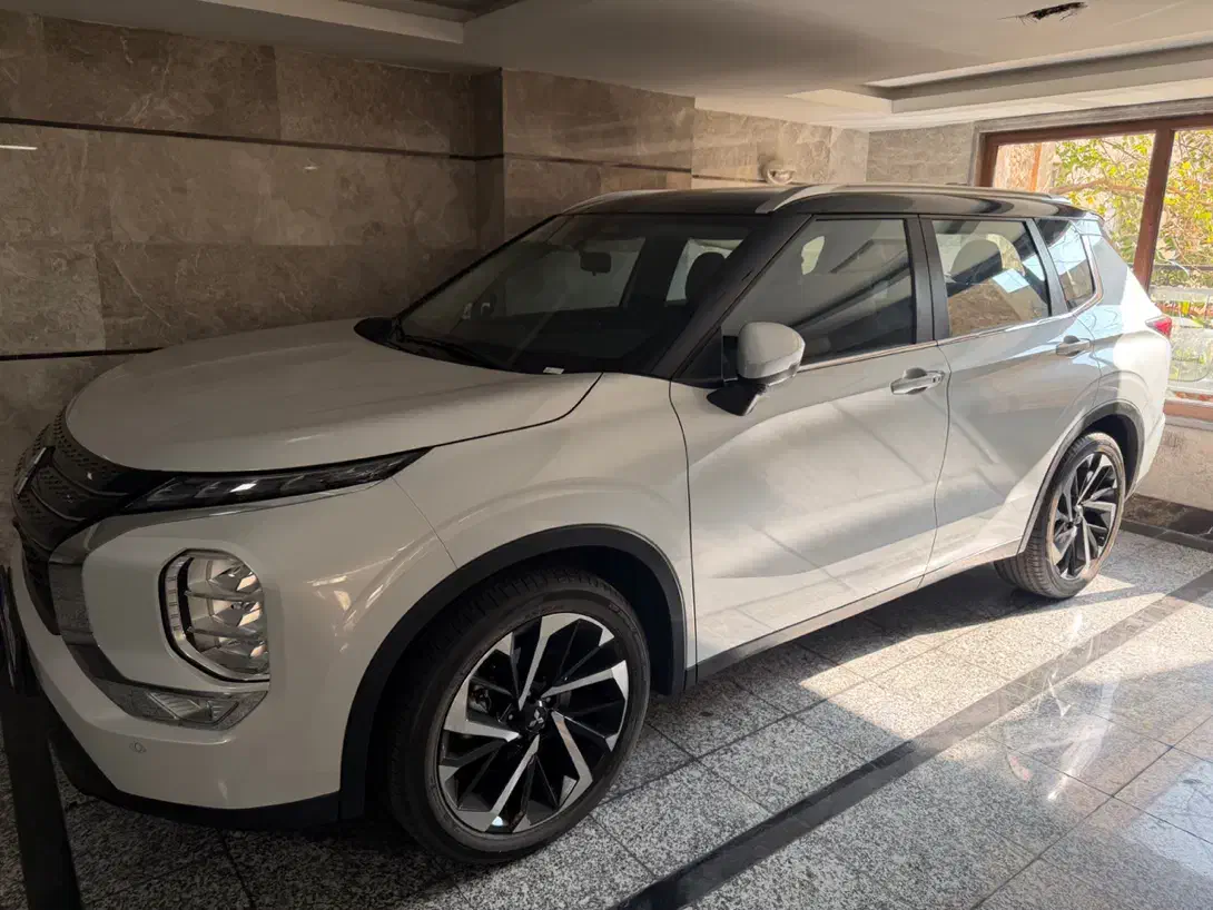 ۱/۸۰۰ تا کار ۲۰۲۳ در حد Hلاین|خودرو سواری و وانت|تهران, سعادتآباد|دیوار