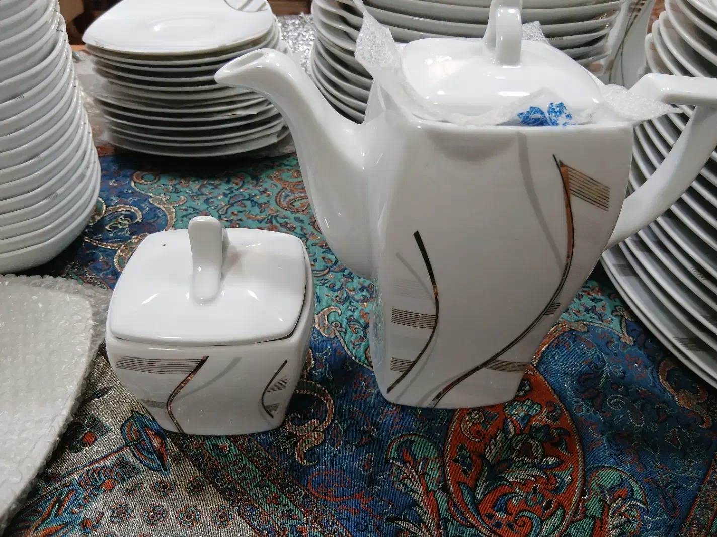 سرویس چینی ۱۸ نفره توس|ظروف سرو و پذیرایی|تهران, مختاری|دیوار