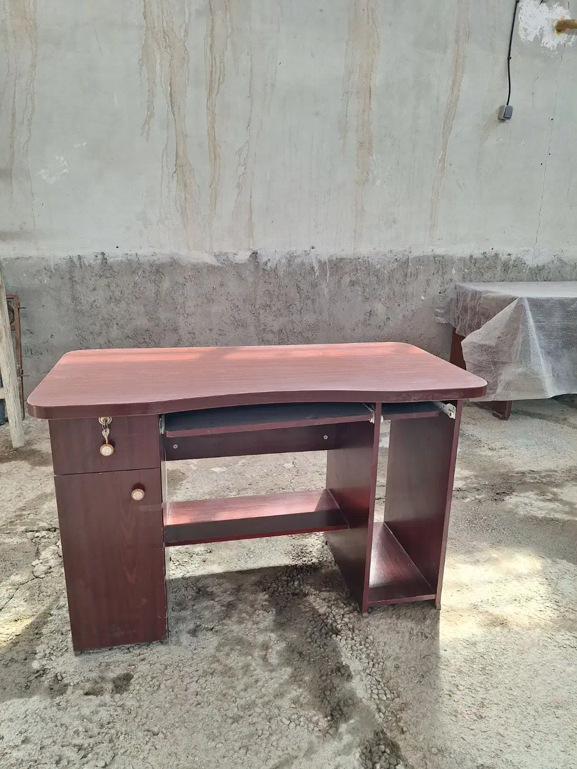 میر ام دی اف ..کامپیوتر..تحریر|میز تحریر و کامپیوتر|تبریز, |دیوار