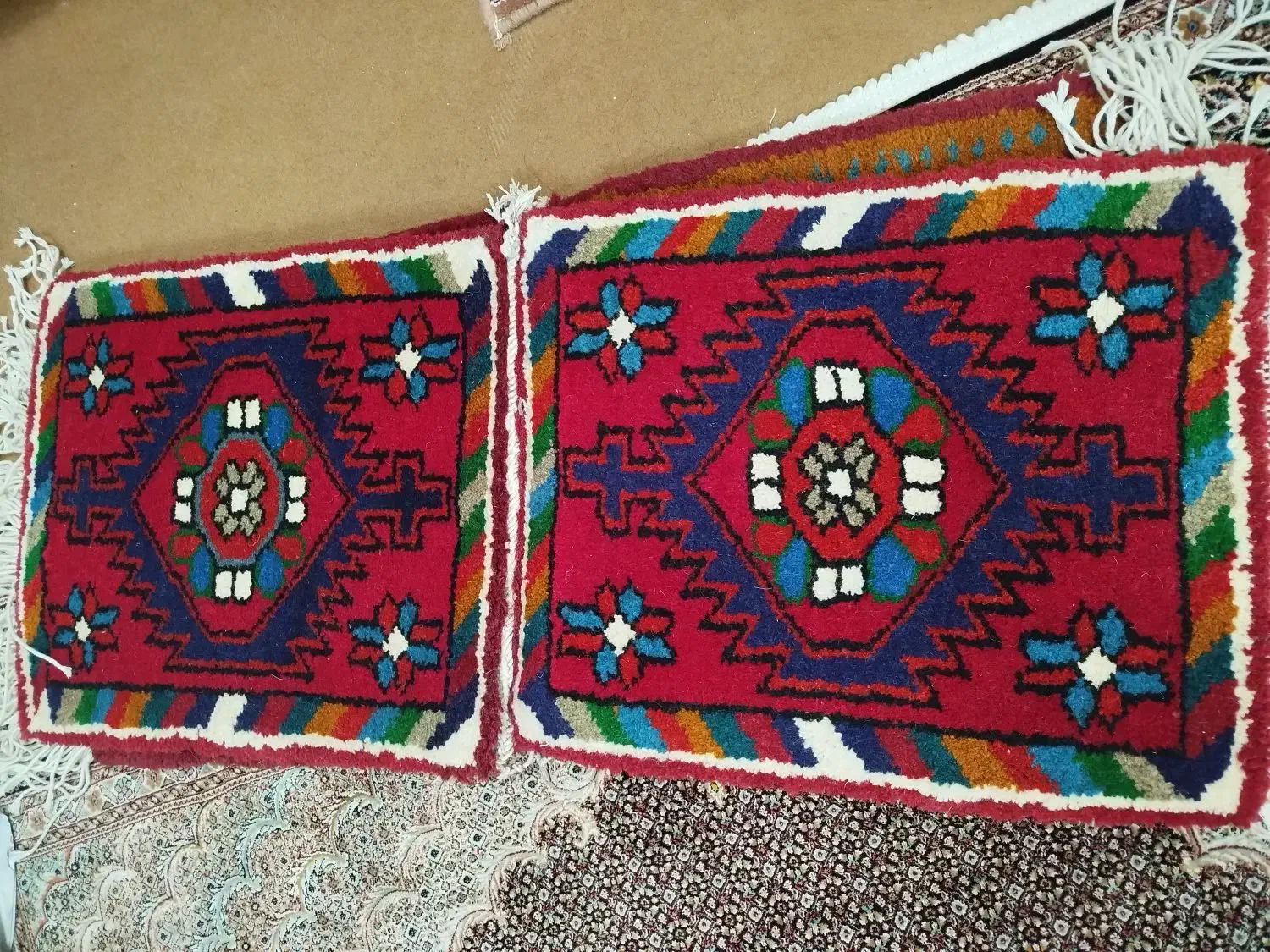 رو صندلی دست بافت|فرش|تبریز, |دیوار