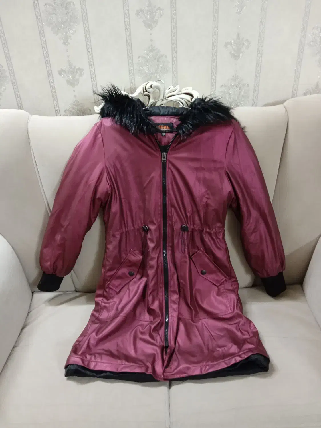 کاپشن دخترانه بزرگ|لباس|مهاجران, |دیوار