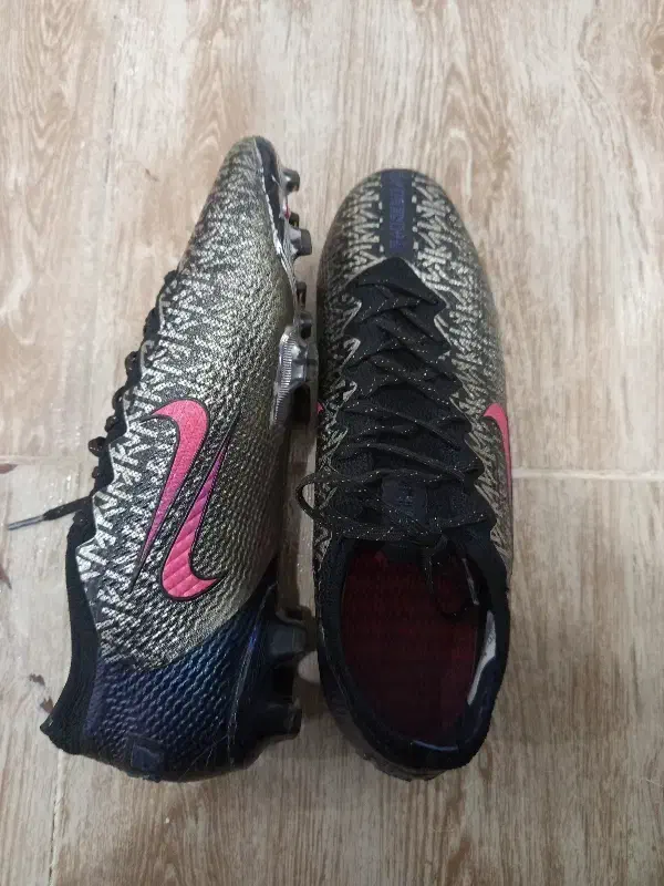 کفش ورزشی فوتبال نایک اصلی|کیف، کفش، کمربند|مریوان, |دیوار