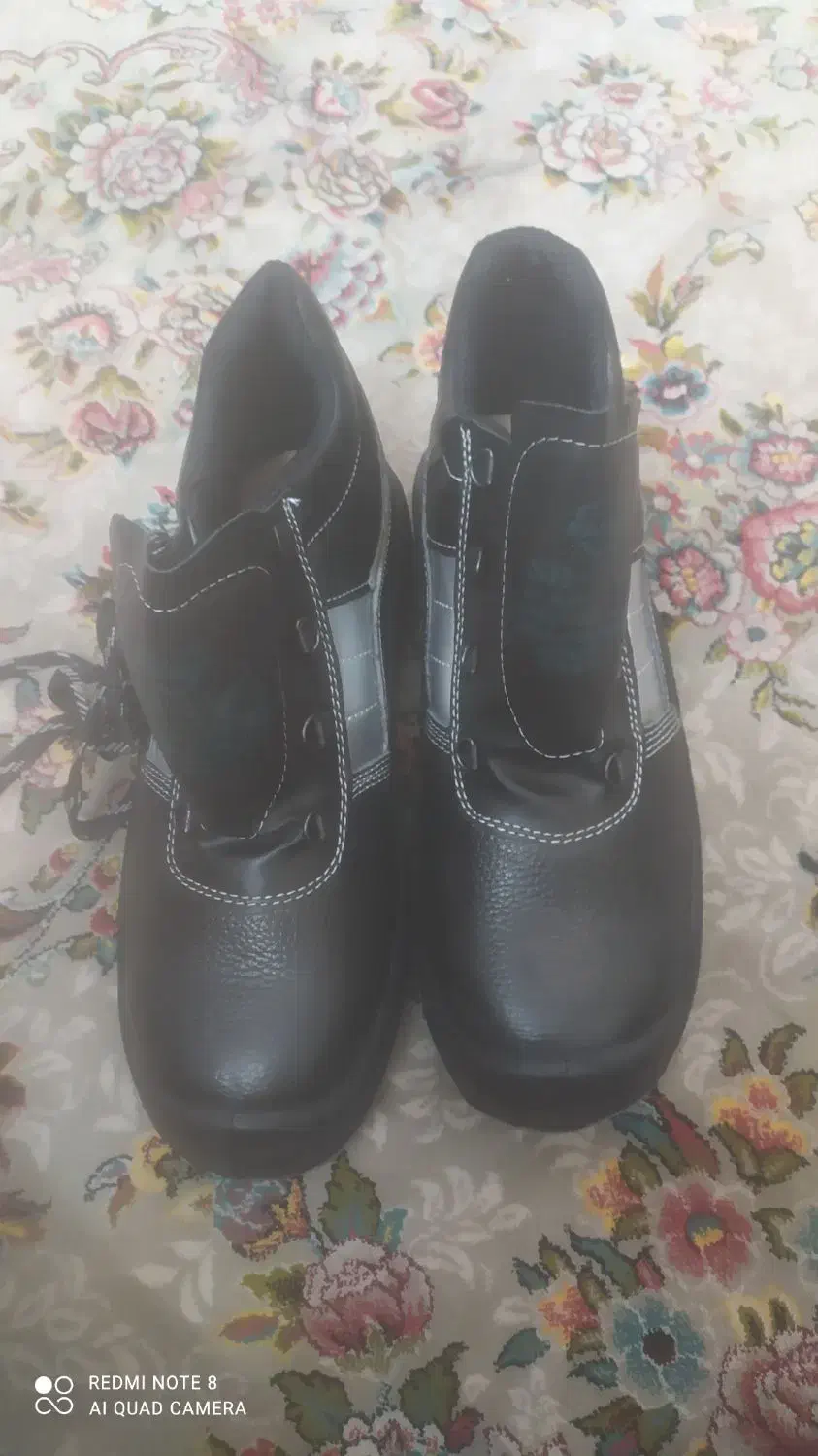 کفش ایمنی|کیف، کفش، کمربند|ملایر, |دیوار