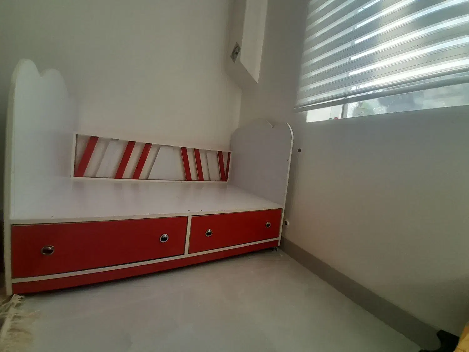 تختخواب بچه گانه|تخت و صندلی بچه|پلدشت, |دیوار