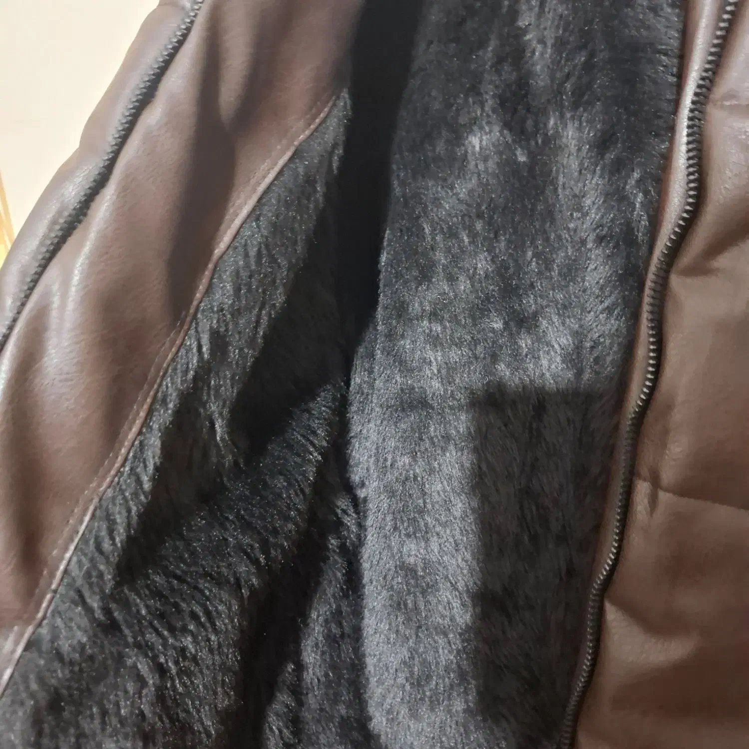 کاپشن|لباس|گنبد کاووس, |دیوار