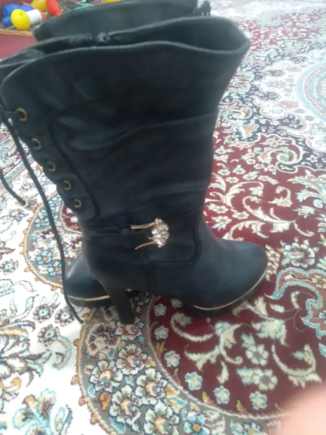 پوتین|کیف، کفش، کمربند|خواجه, |دیوار