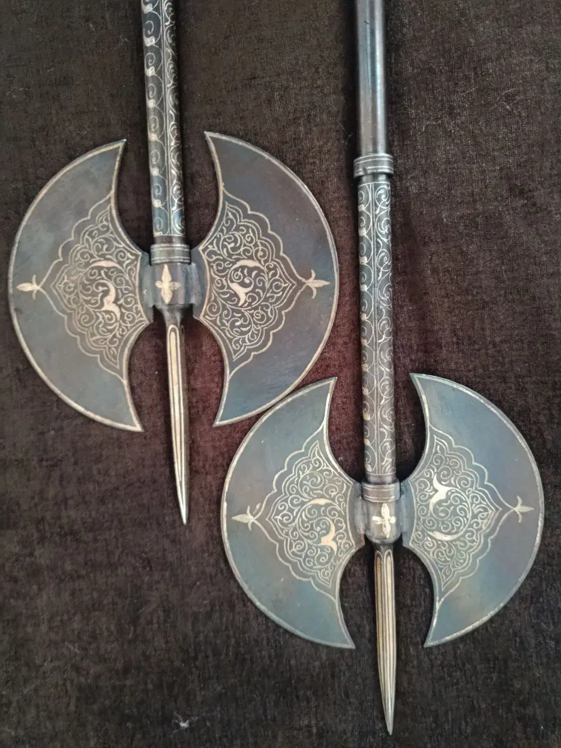 تبرزین فولادی نقره کوب|کلکسیون اشیاء عتیقه|خمینیشهر, |دیوار