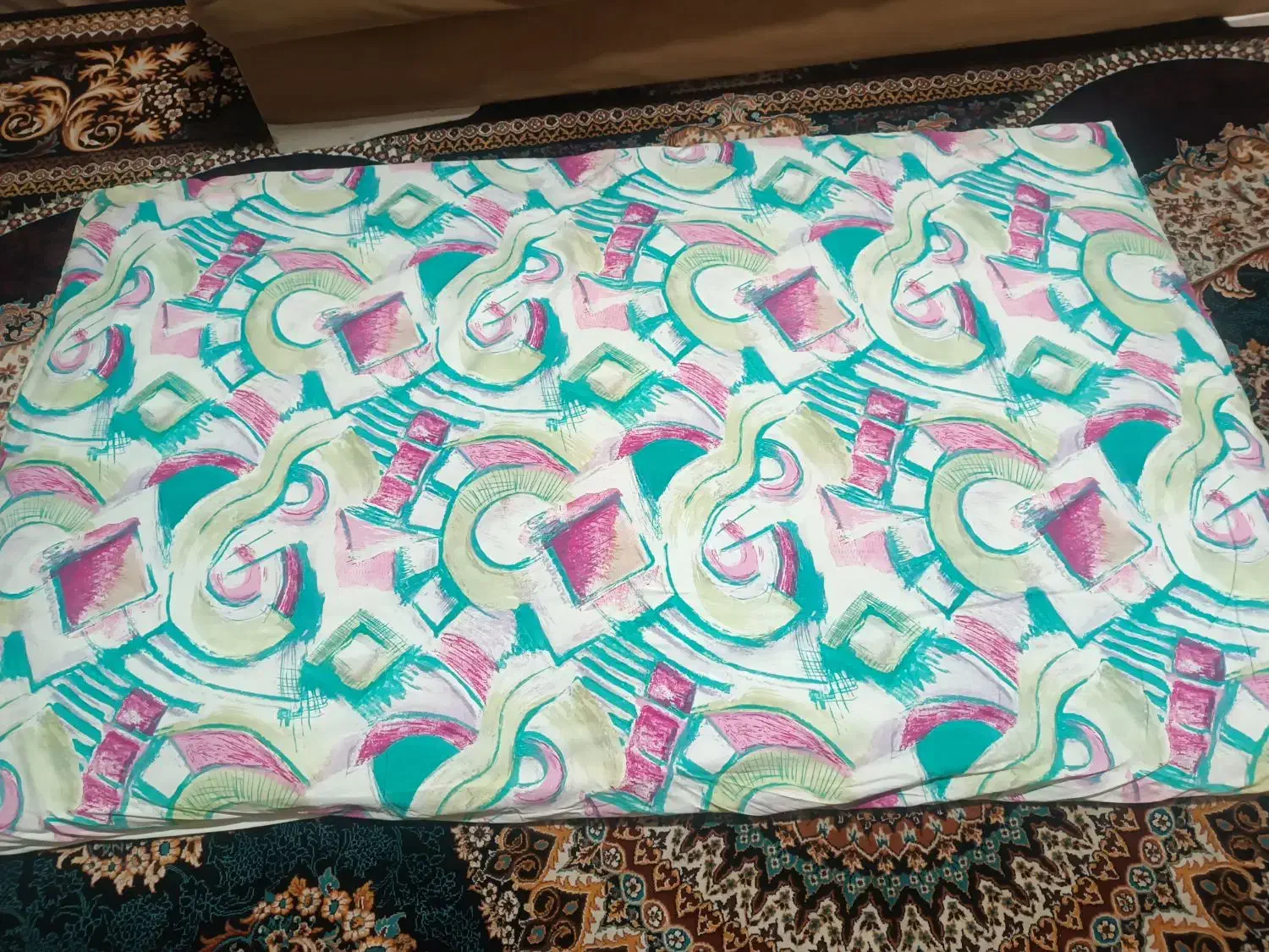 تشک یک نفره|رختخواب، بالش، پتو|بومهن, |دیوار