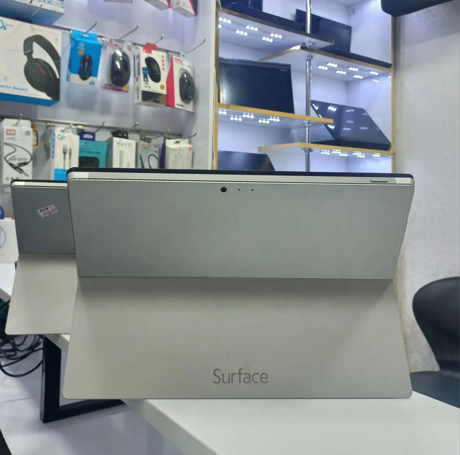 surface سرفیس پرو ۳ با گارانتی.لپتاپ.|رایانه همراه|قم, ارم|دیوار