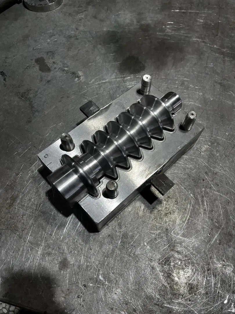 طراحی قالب سازی و تولید قطعات لاستیک و پلاستیک|خدمات پیشه و مهارت|یزد, |دیوار