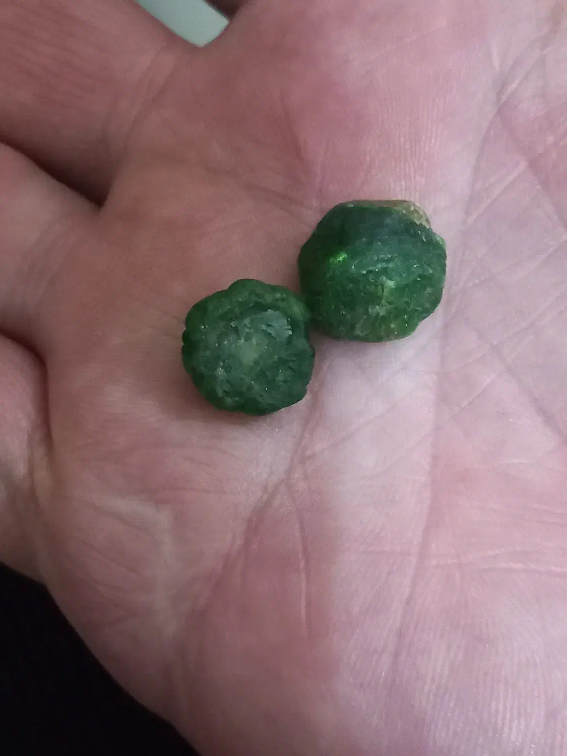 زمرد گارنت وزبرجد|جواهرات|ری, علایین|دیوار