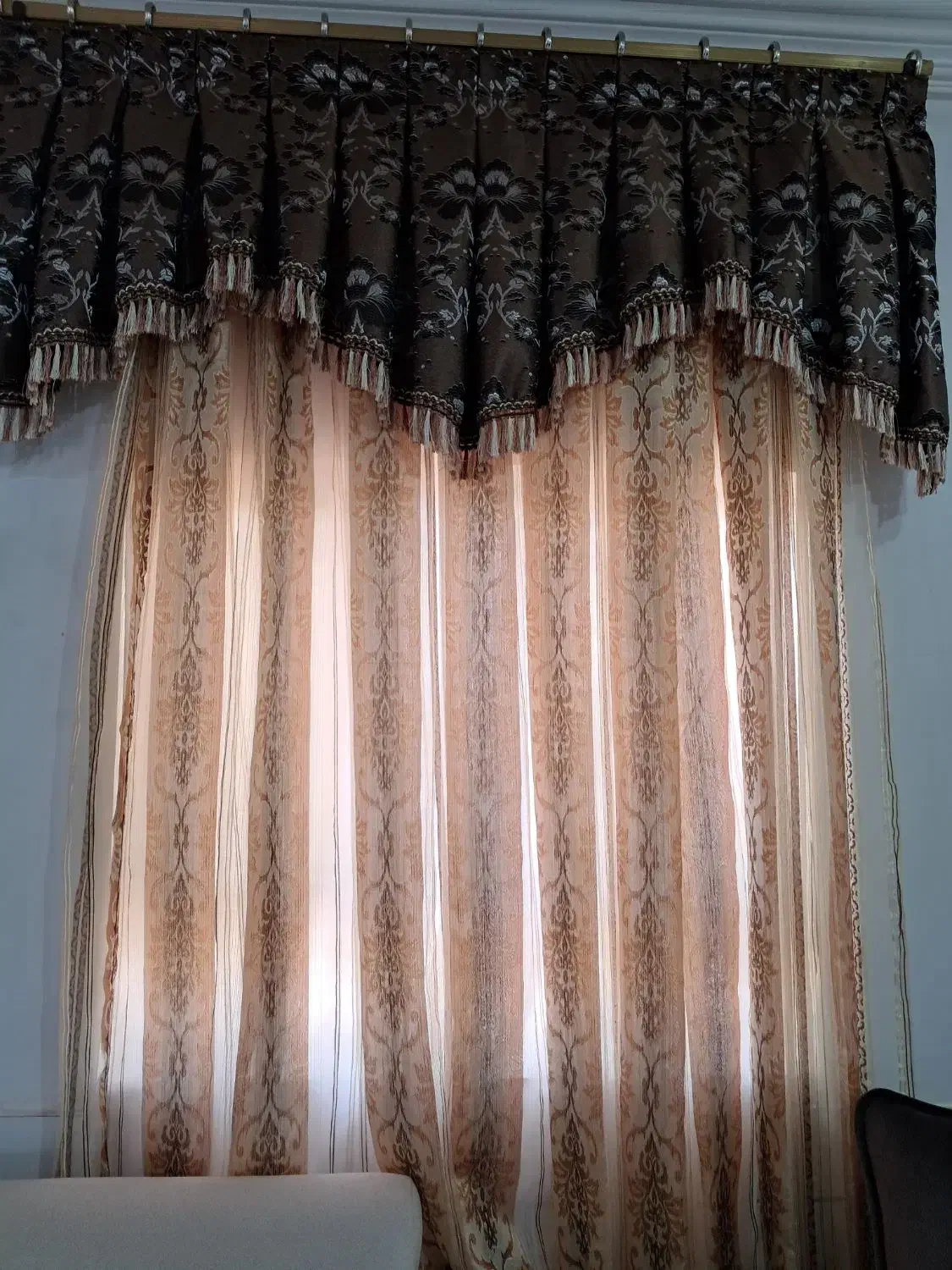 پرده با یالان وچوب پرده دو عدد، هر کدام ۱۰۰۰۰۰۰|پرده، رانر، رومیزی|فردوس (خراسان), |دیوار