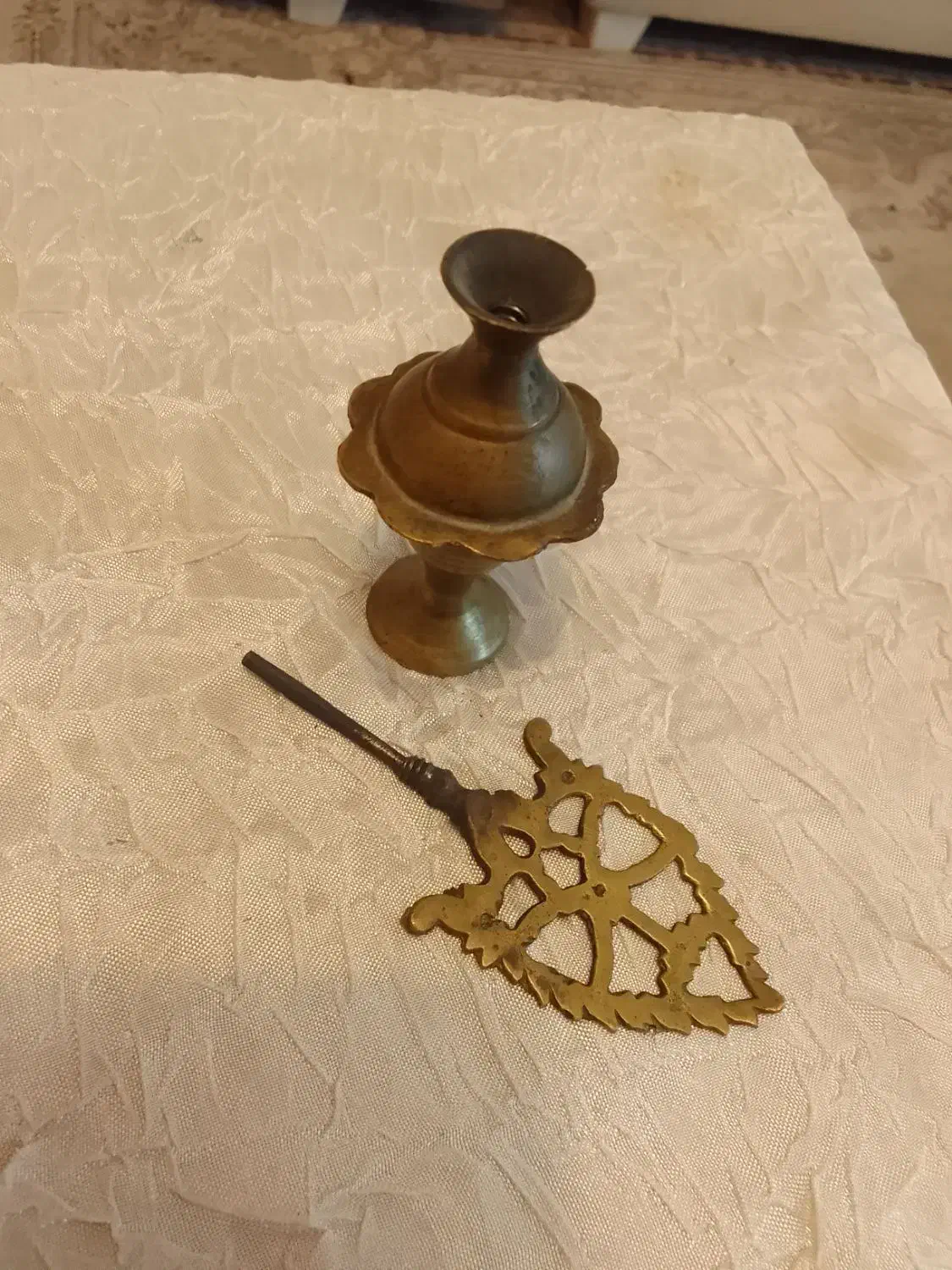 سرآمدان برنجی|کلکسیون اشیاء عتیقه|گرگان, |دیوار