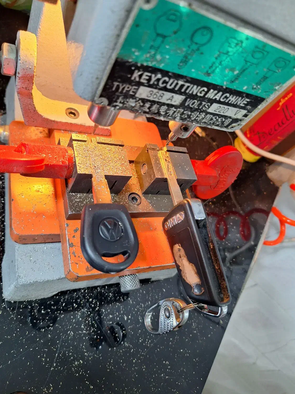 کلیدساز.تعریف ریموت خودرو و دزدگیر|خدمات پیشه و مهارت|زیباشهر, |دیوار