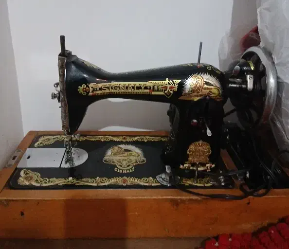 چرخ خیاطی SIGNALY قدیمی|کلکسیون اشیاء عتیقه|بهشهر, |دیوار