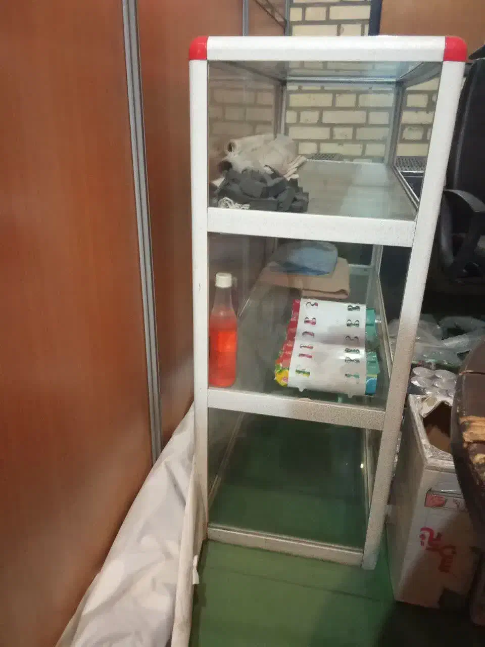 ویترین شیشه ای سه طبقه|فروشگاه و مغازه|ری, دولت‌آباد|دیوار