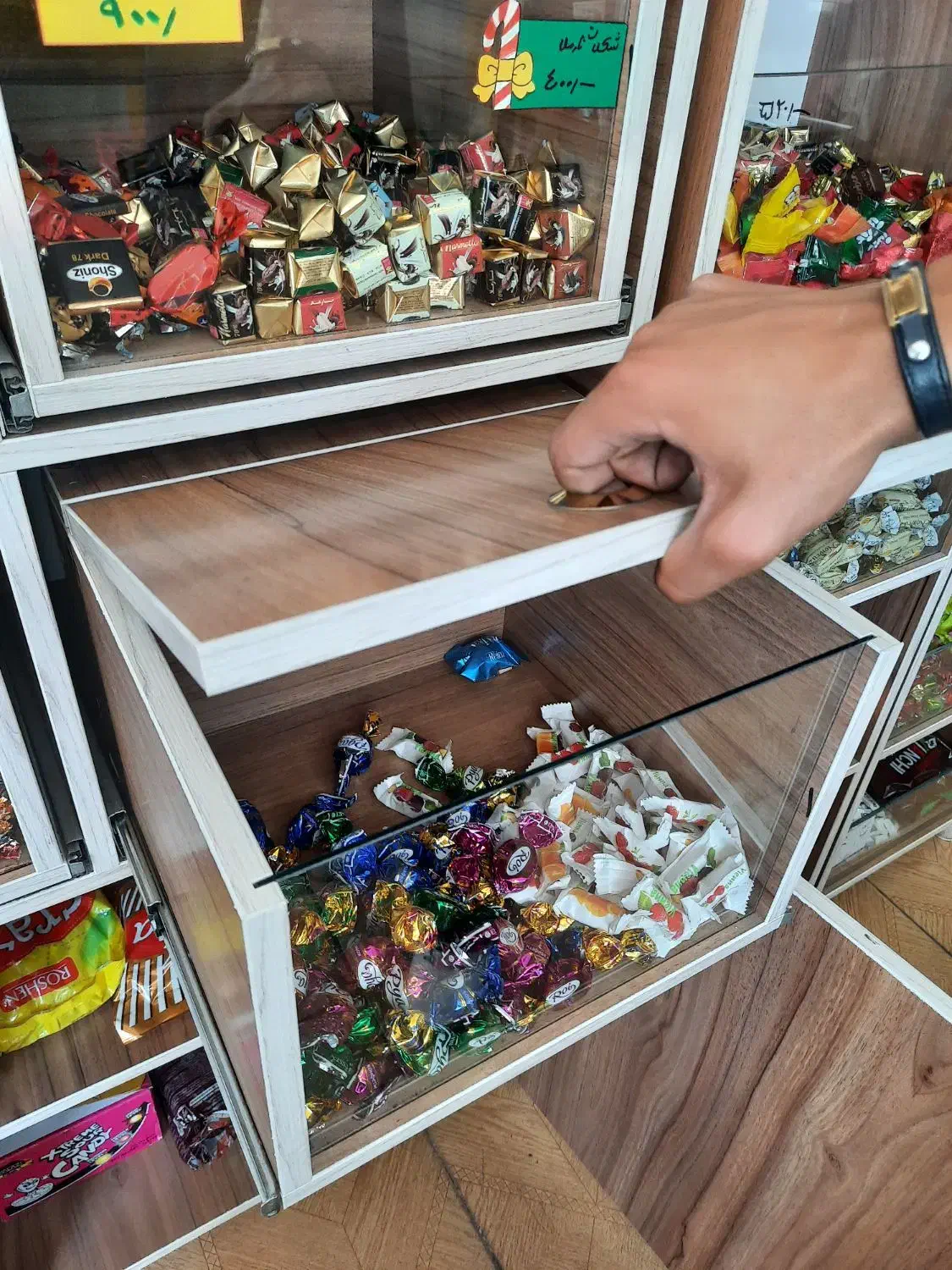 استند ام‌دی‌اف سالم و تمیز|بوفه، ویترین، کنسول|کرج, میدان میوه و تره بار مرکزی|دیوار