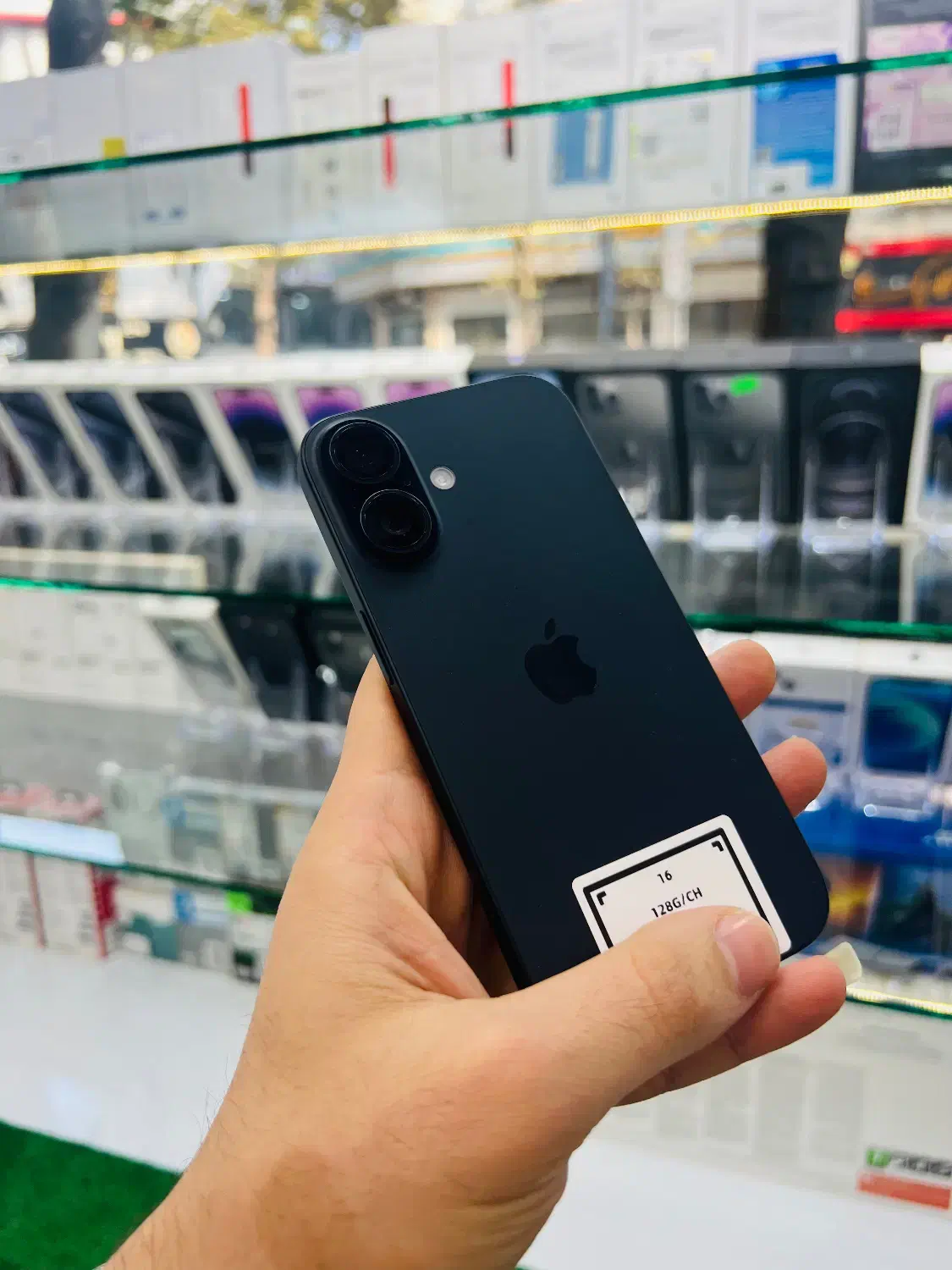 آیفون ۱۶ حافظه ۱۲۸ گیگ ۱۵ ماه گارانتی|موبایل|رشت, بازار|دیوار