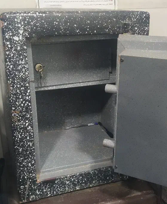 گاوصندق کاوه|ابزارآلات|سنندج, |دیوار