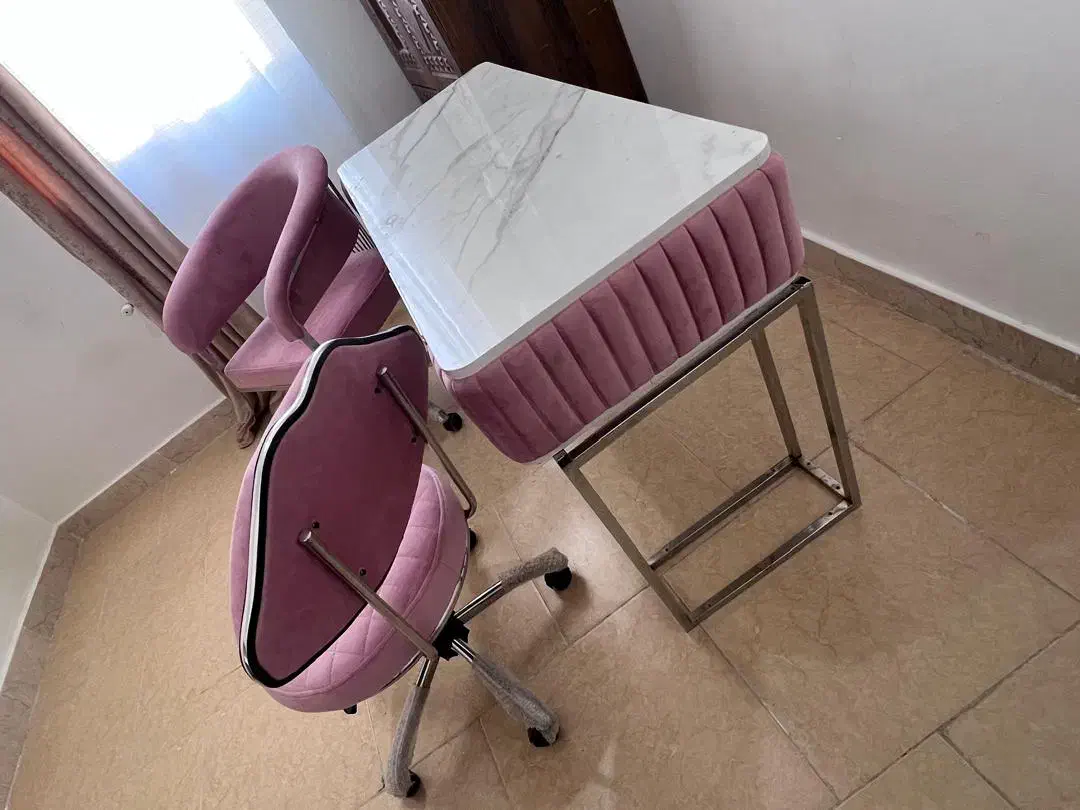 میزو صندلی مانیکور|آرایشگاه و سالن‌های زیبایی|محلات, |دیوار