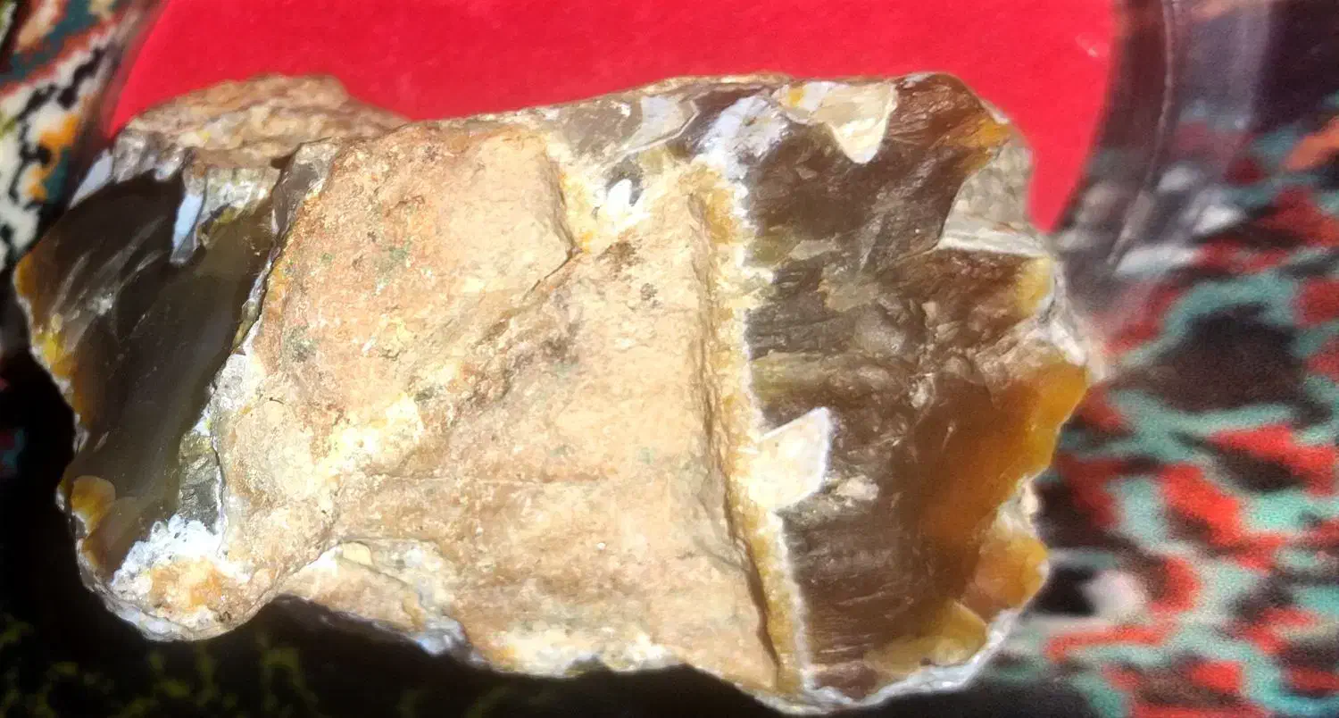 سنگ خام عقیق کبود وعقیق حلوایی|کلکسیون اشیاء عتیقه|فولادشهر, A2|دیوار