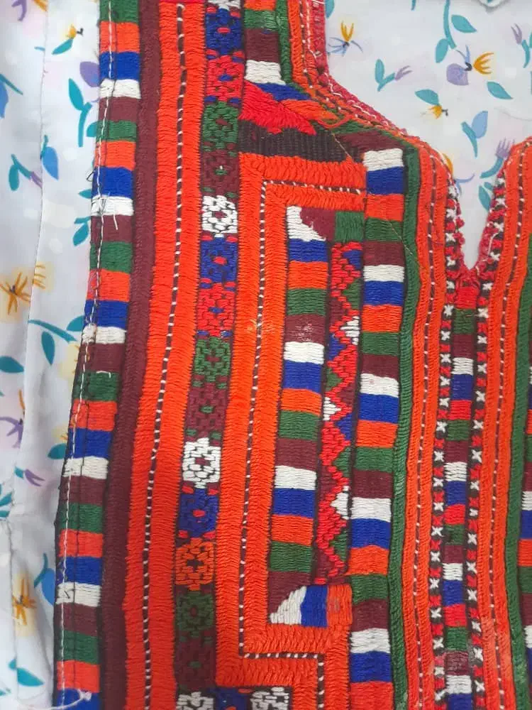 لباس بچگانه چهارسال سه دست در حد نو|کفش و لباس بچه|زهک, |دیوار