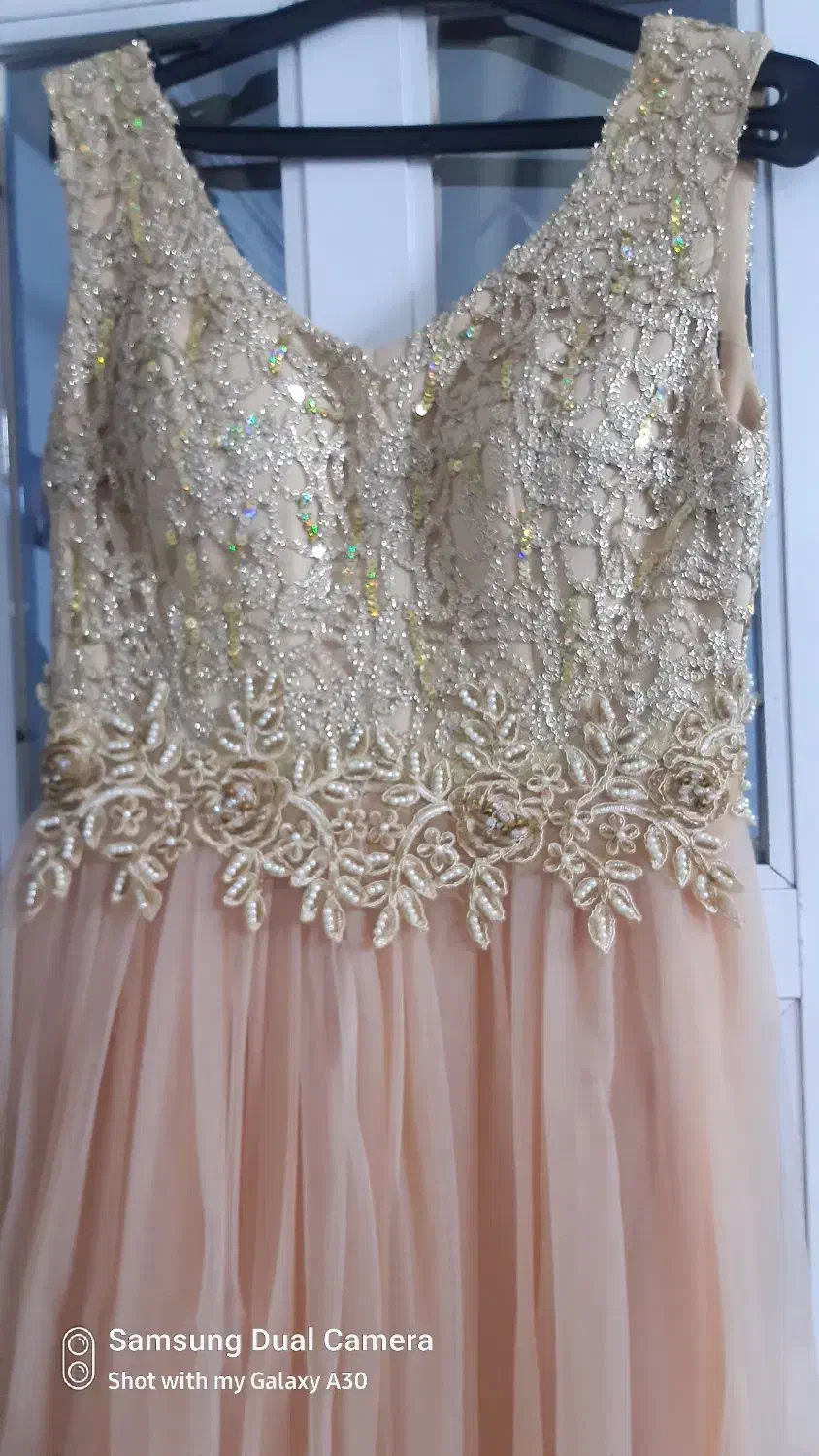 لباس مجلسی|لباس|گرگان, |دیوار