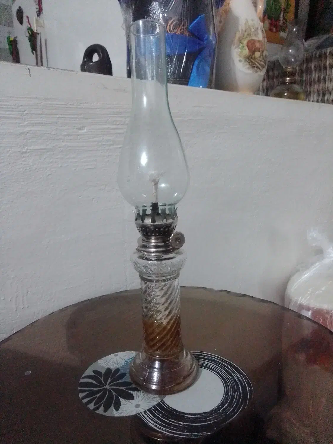 چراغ نفتی|کلکسیون اشیاء عتیقه|لنجان, |دیوار