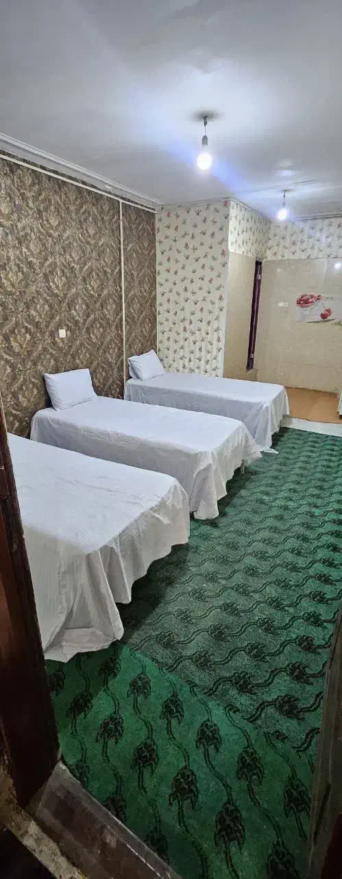 روزی سیصد هرتخت|اجارهٔ کوتاه‌مدت آپارتمان و سوئیت|قم, ارم|دیوار