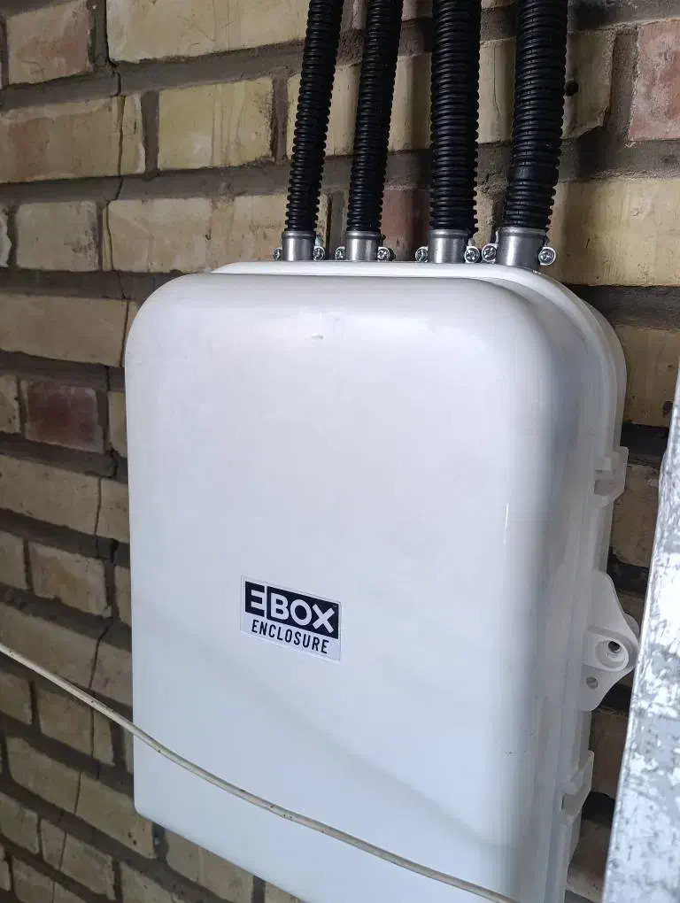 خدمات دوربین مدار بسته|خدمات پیشه و مهارت|کاشان, زیارتی|دیوار