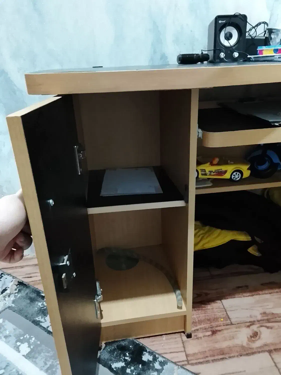 میز|میز تحریر و کامپیوتر|کرج, حصارک پایین|دیوار