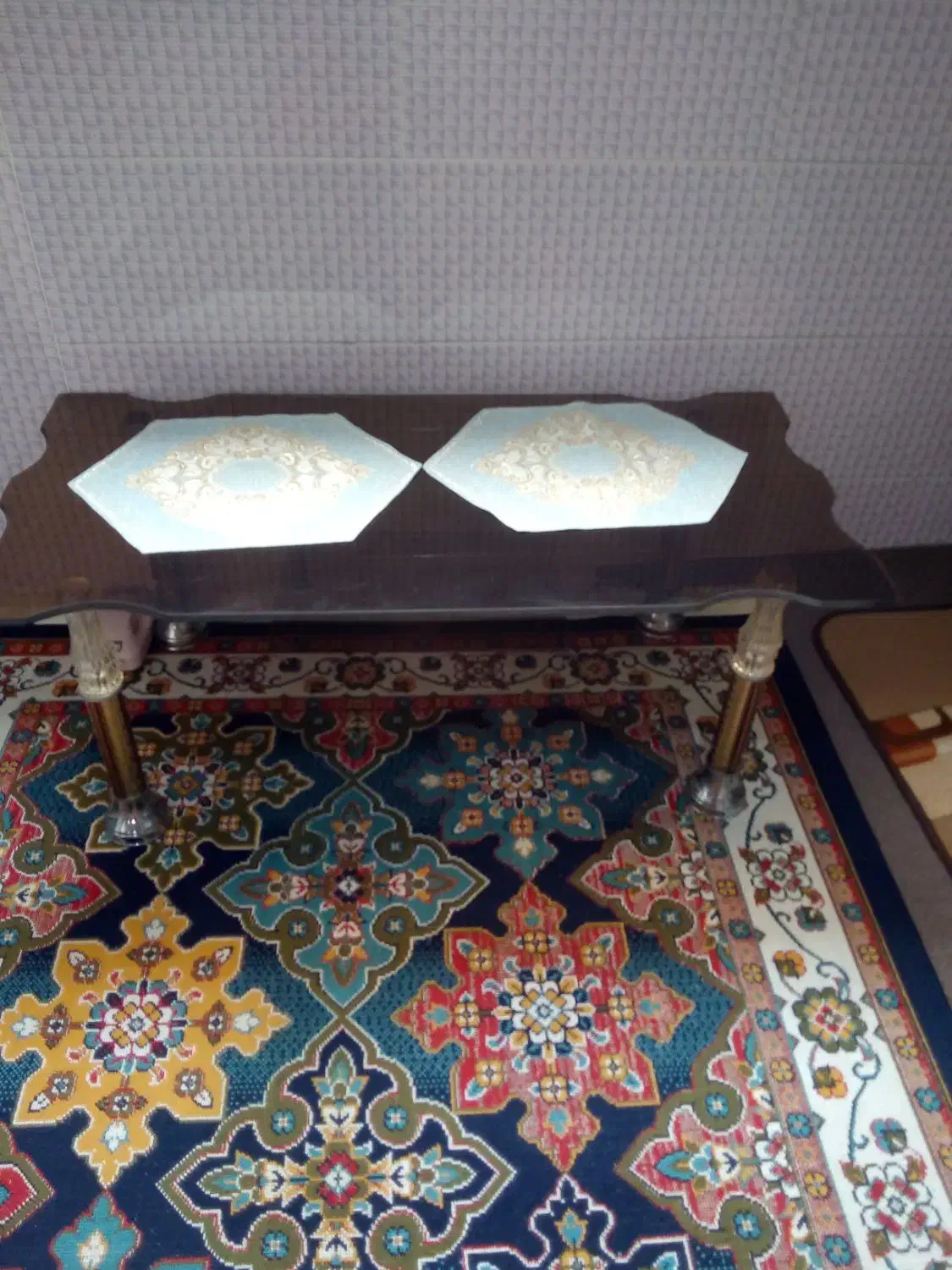 جلومبلی|مبلمان خانگی و میز عسلی|کلاچای, |دیوار