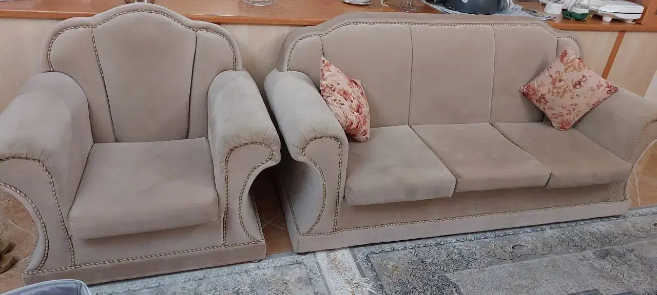 مبل ۷ نفره تمیز و سالم|مبلمان خانگی و میز عسلی|رشت, کاکتوس|دیوار