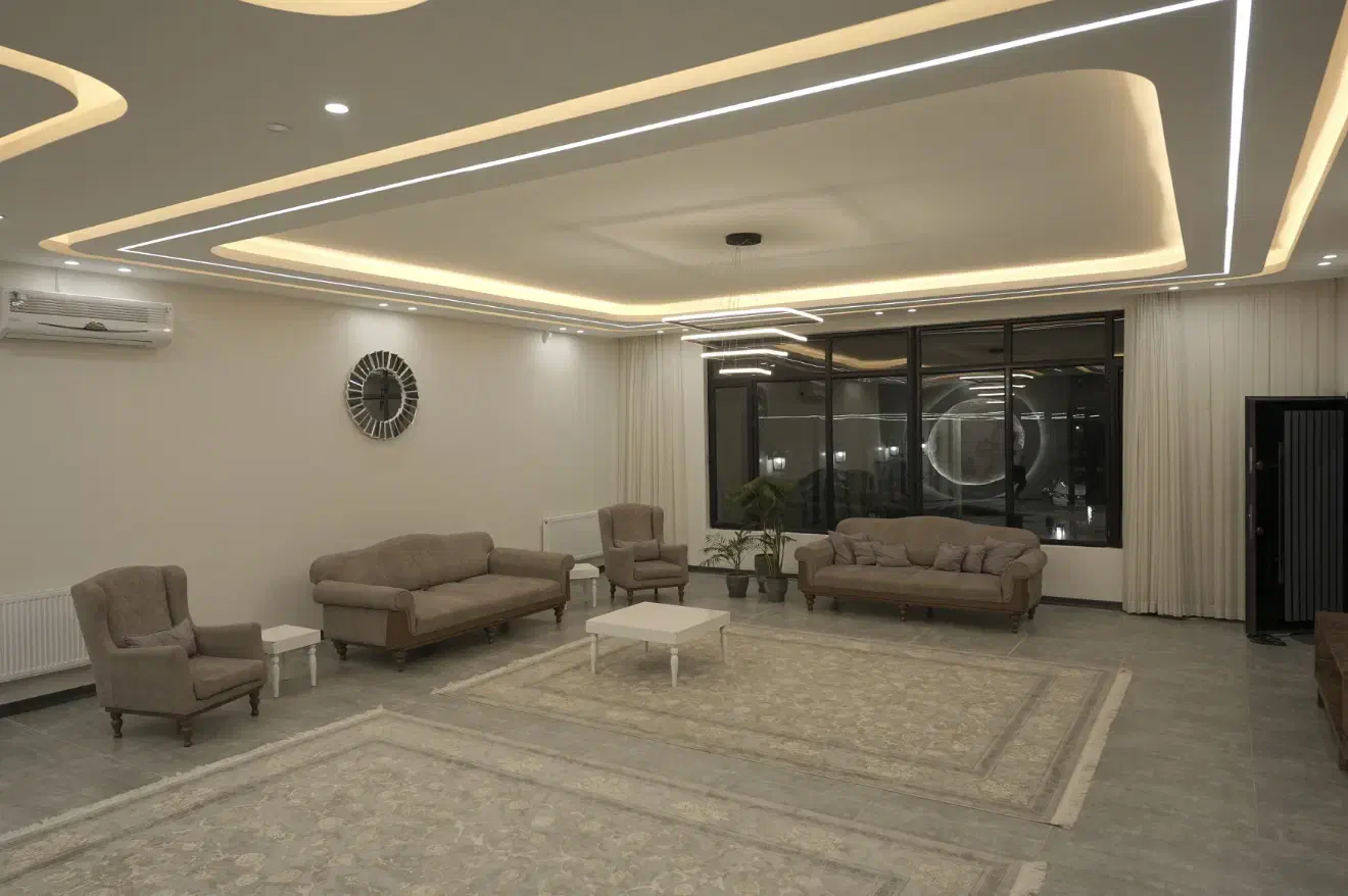 اجاره روزانه باغ سوپر لاکچری استخر دار|اجارهٔ کوتاه‌مدت ویلا و باغ|کرمانشاه, |دیوار