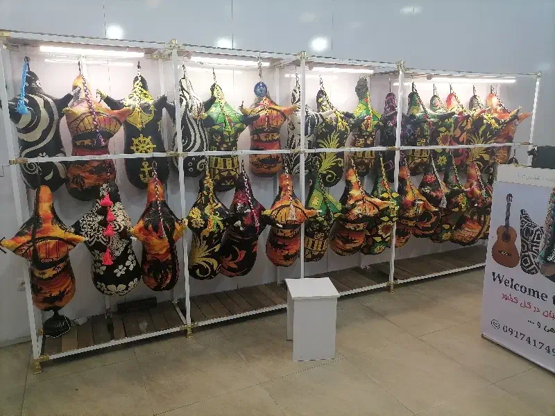 نصف جهان ساز|سازهای بادی|اصفهان, نقش جهان|دیوار