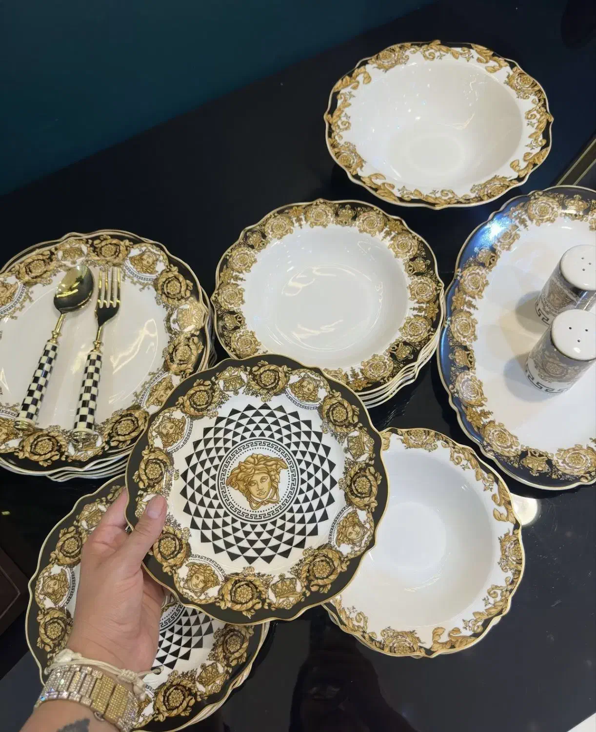 سرویس چینی وارداتی بسیار شیک و خاص|ظروف سرو و پذیرایی|قم, الغدیر|دیوار