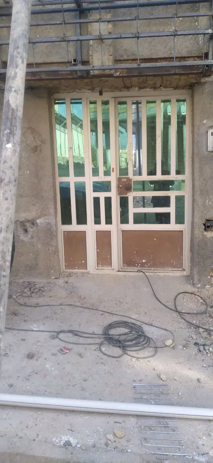 درب ورودی سالم ولوستر کریستال|مصالح و تجهیزات ساختمان|صحنه, |دیوار